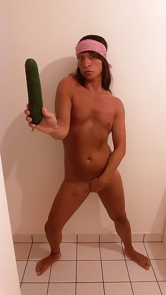 Tygra babe eat the two sides of large cumcumber. #46