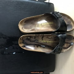 穿得很烂的Birkenstocks