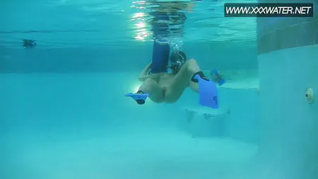 minnie manga blue dildo fun underwatershow         