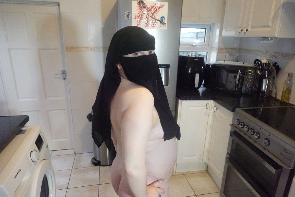 Posing fully nude in Niqab #6