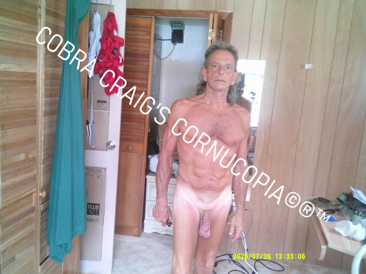 NAKED KOOKY PHOTO SHOOT