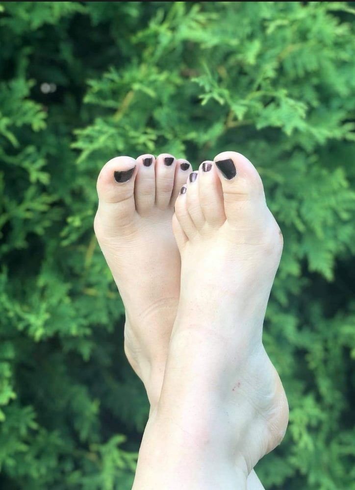 Little toes #4