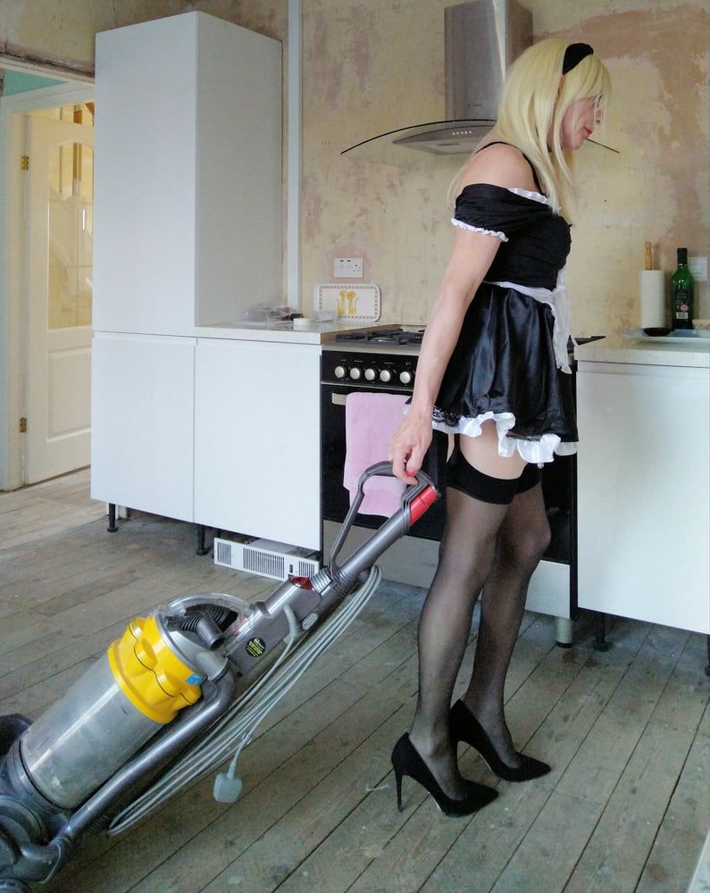 Pix from slideshow (french maid) #17