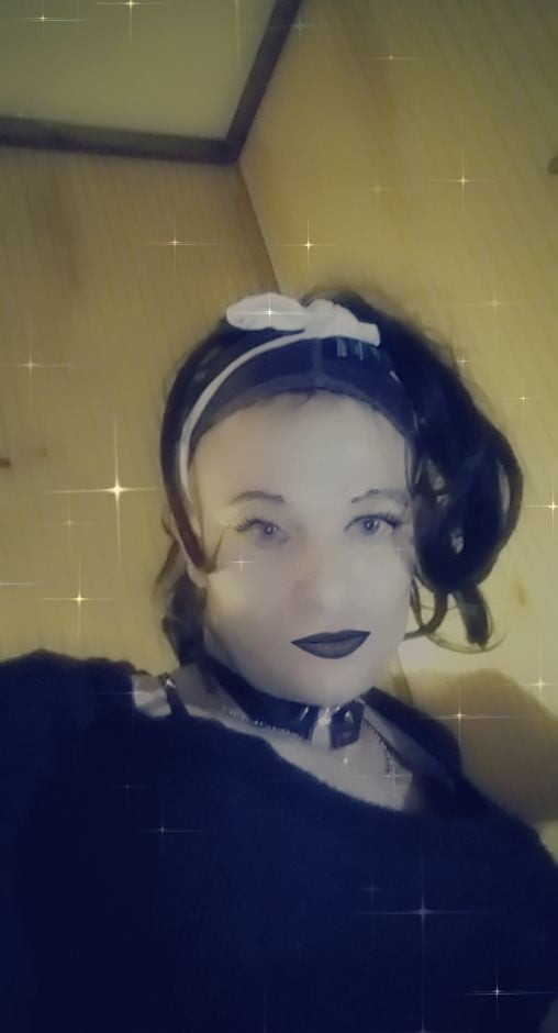 Hi I'm Jackie and am new to be a sissy..