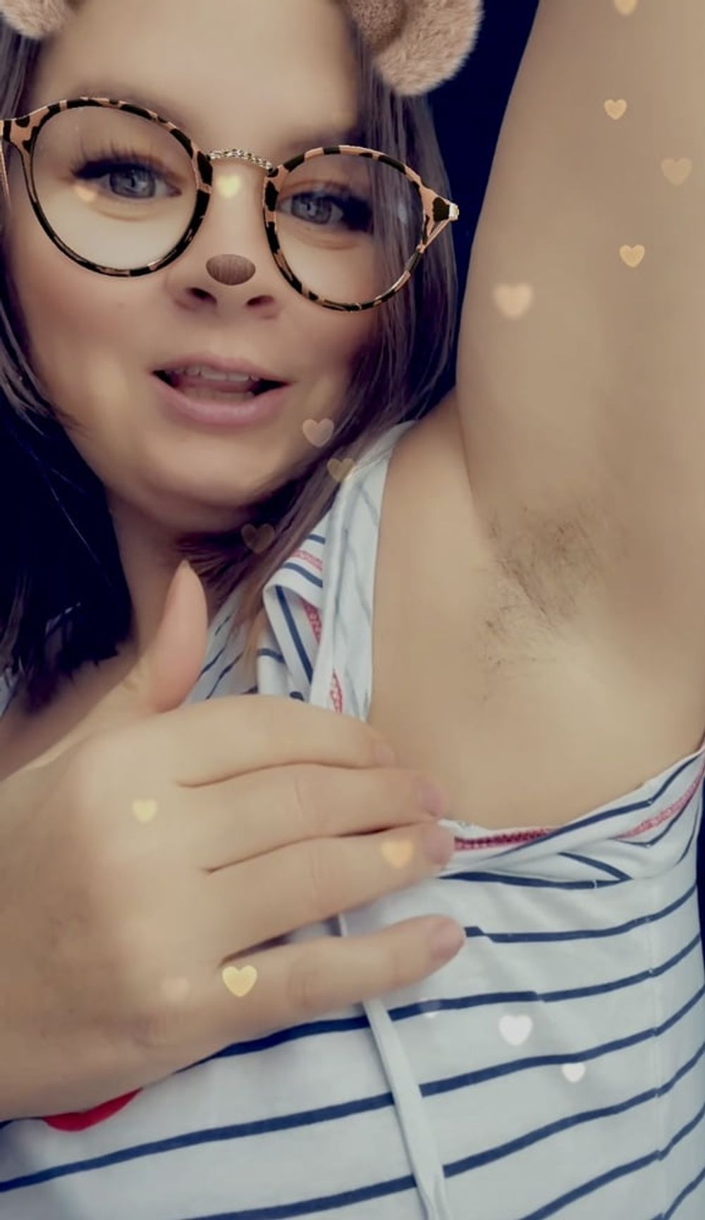 Hairy armpits 