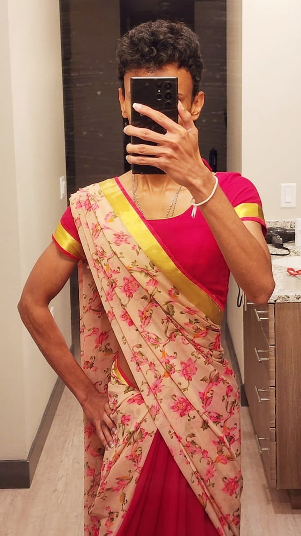 Sri Lankan Sissy In Saree