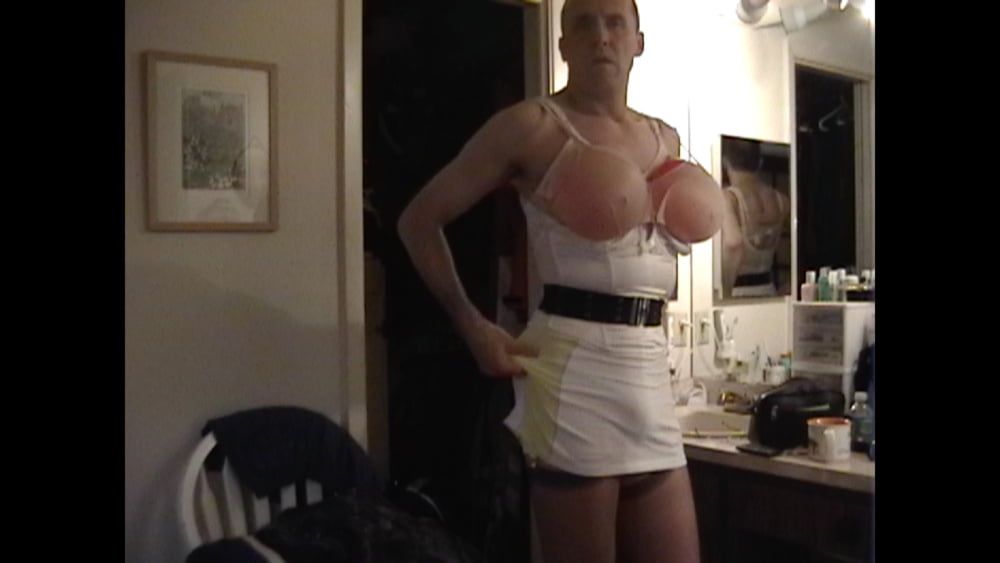 20060304 Bedroom transvestism #2