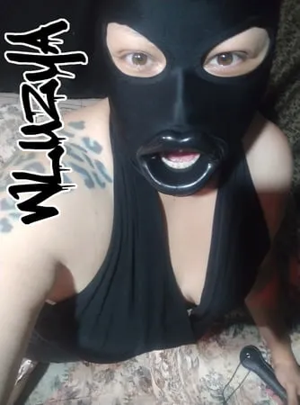 my mask and fat black lips         