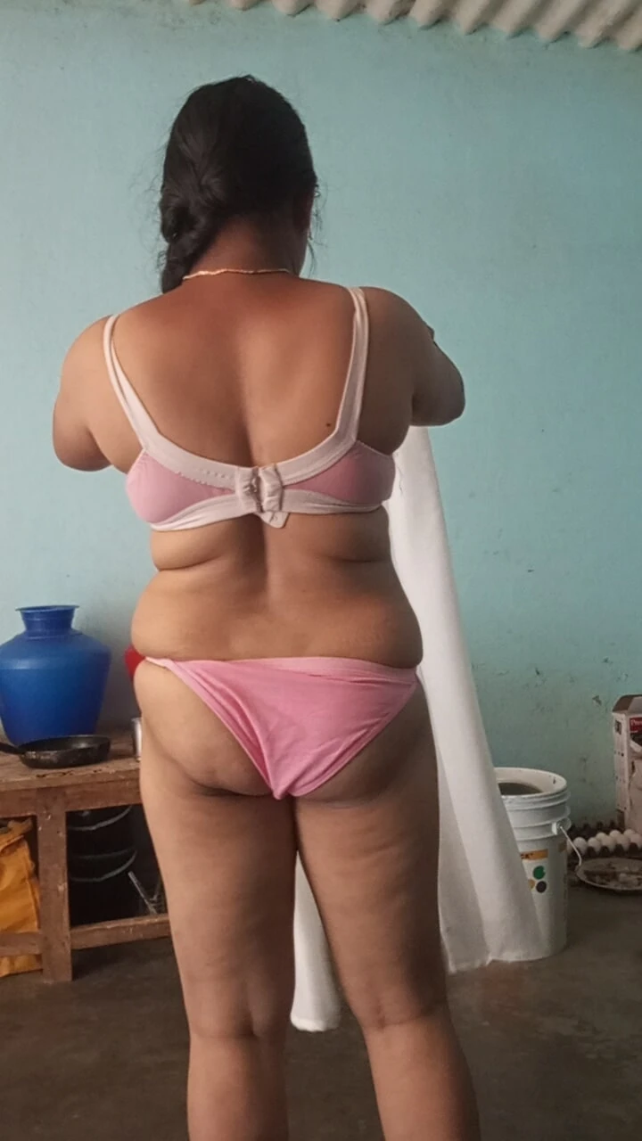Hot nude pics 