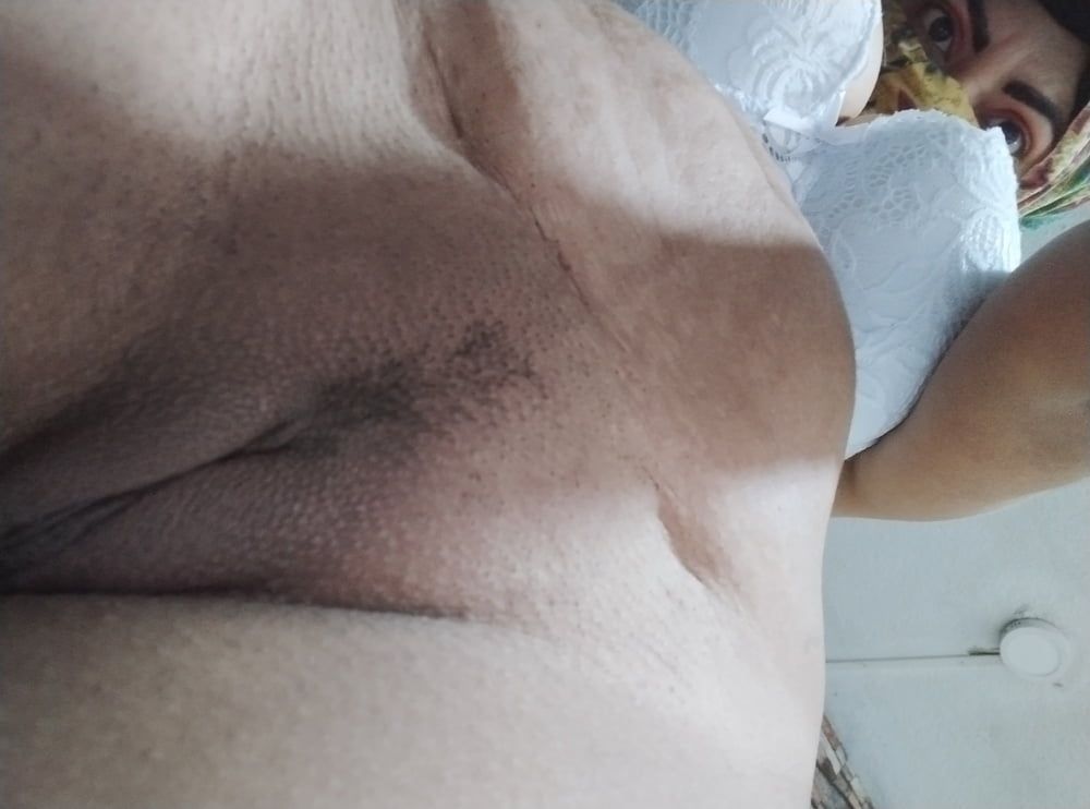 Real Horny Arab Mom Masturbates Pussy, Shows Tits And Nudes #4