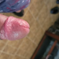 Who wants to Lick my precum