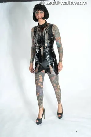 photo shoot with full body tattooed milf cleo           