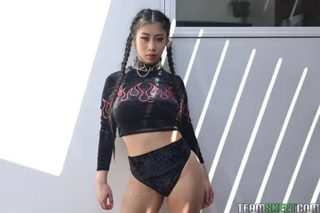 jade kush asian tit tricks         