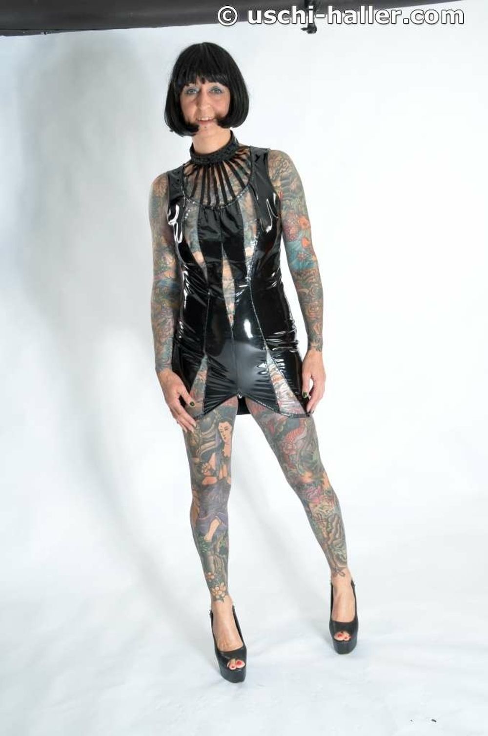 Photo shoot with full body tattooed MILF Cleo - 2 #50