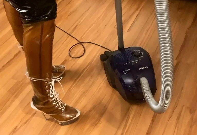 Latex Fetish Housework #38