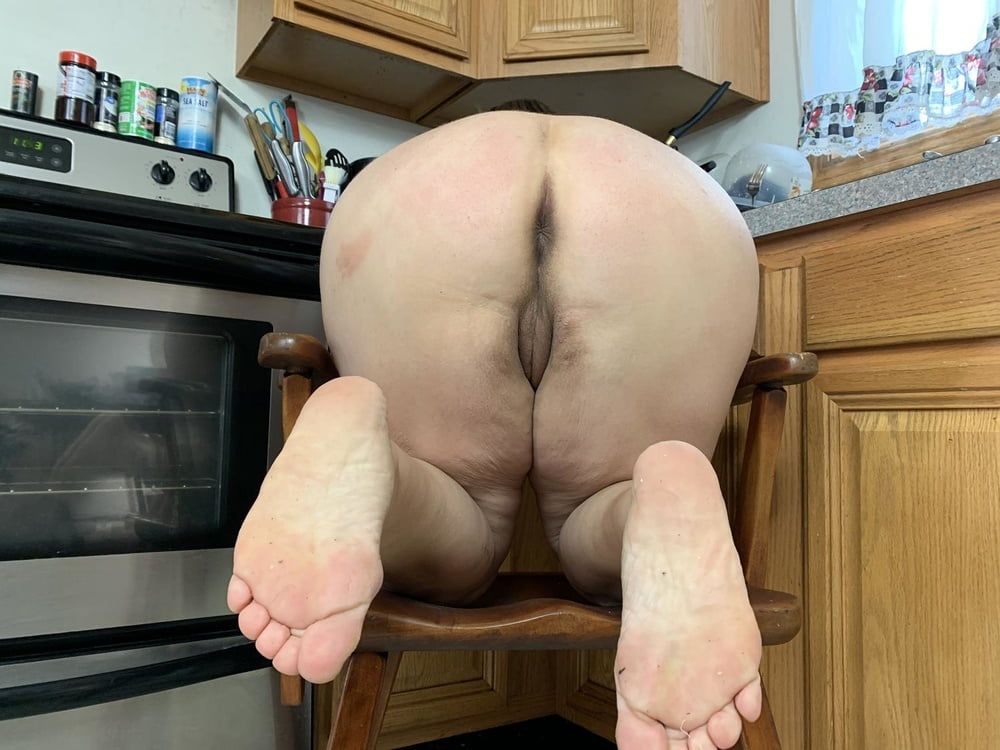 Sexy BBW Kitchen Slut