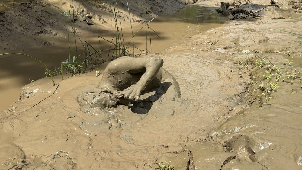 SHOT - MUD PIG IN HEAT #33