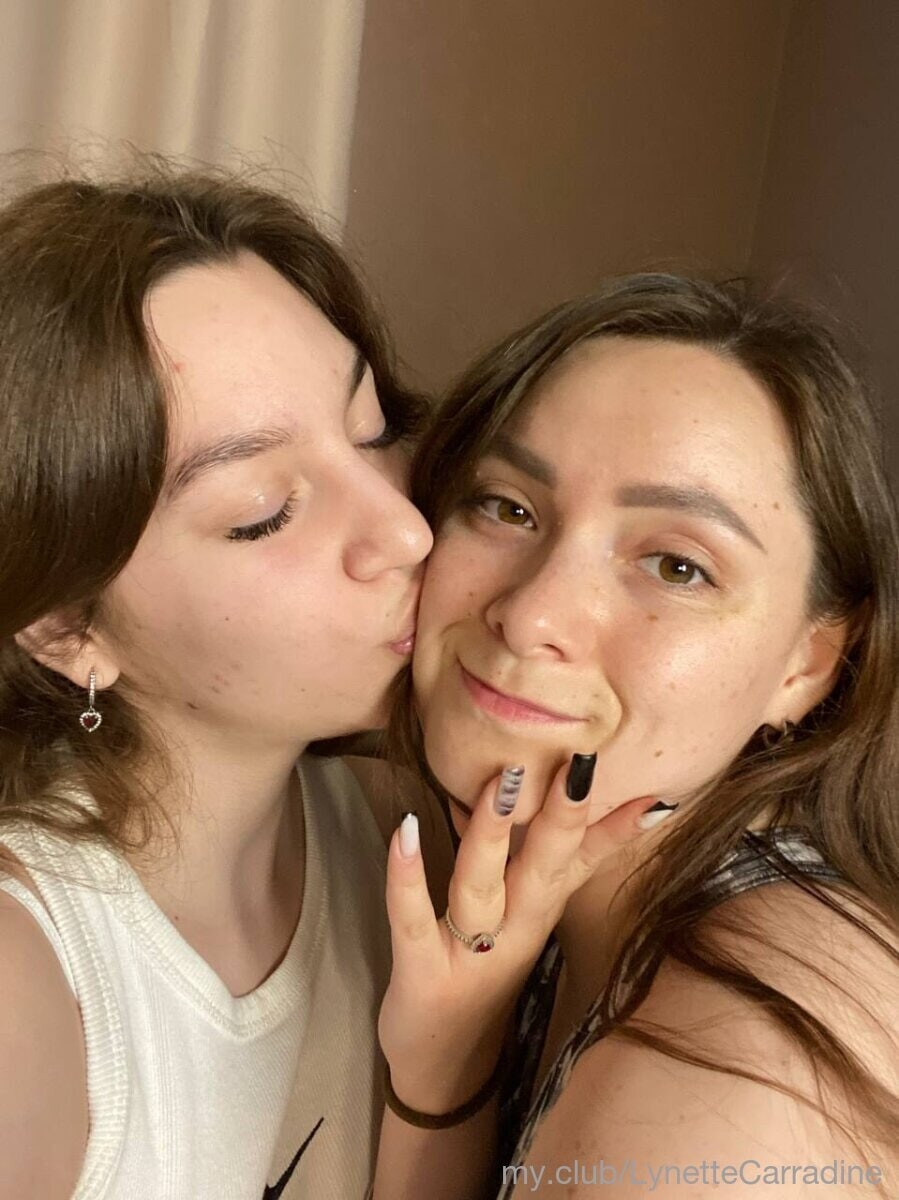 Blair with Gwen Free Photos #16