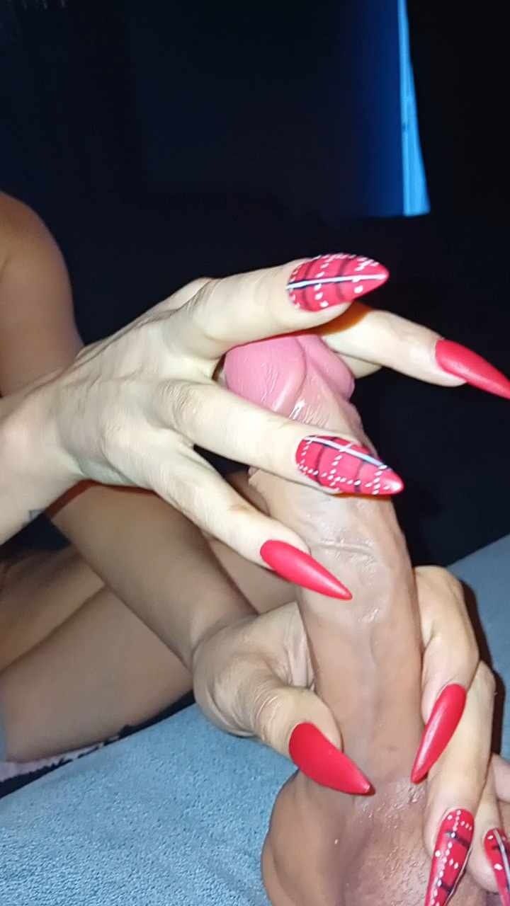 randim pics of her long nails around my dick 