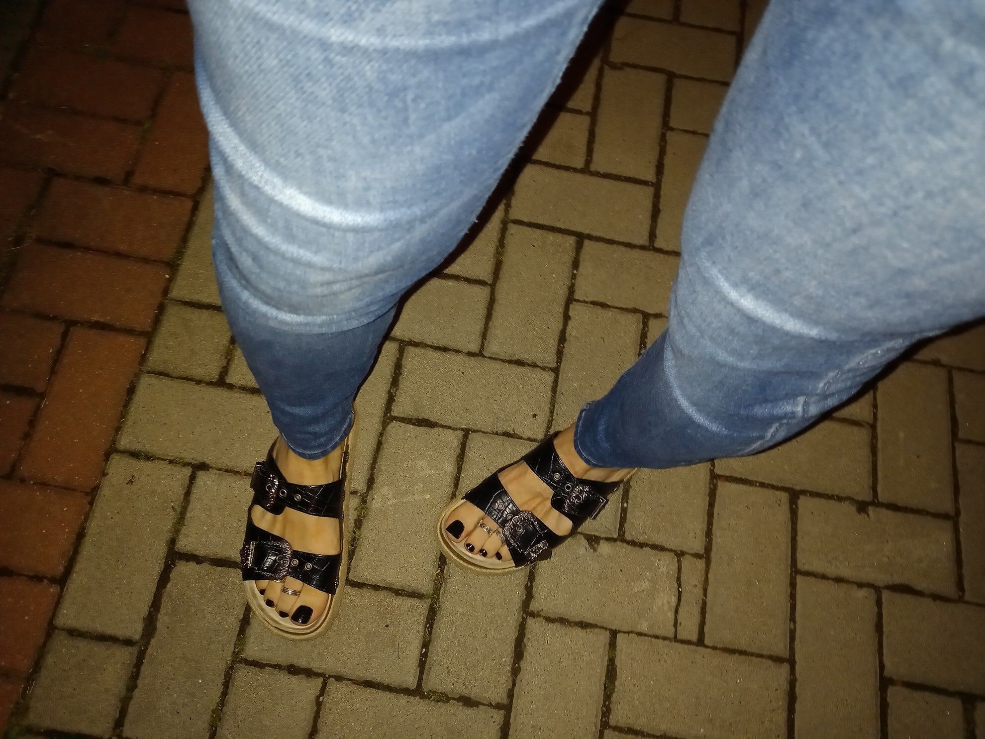 platform sandals and sexy feet #12