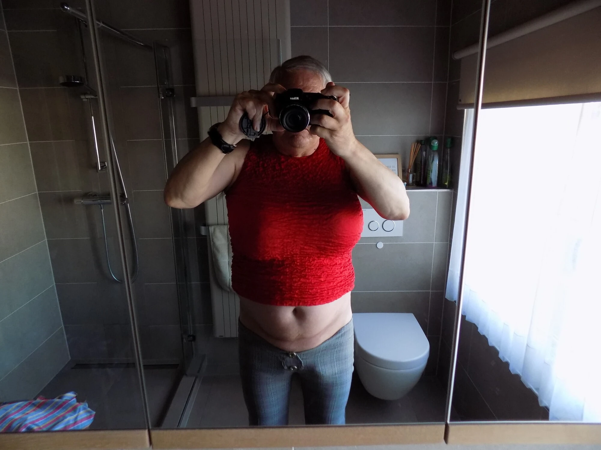 Top + low-rise pants