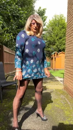 amateur crossdresser kellycd     in blue dress and heels         