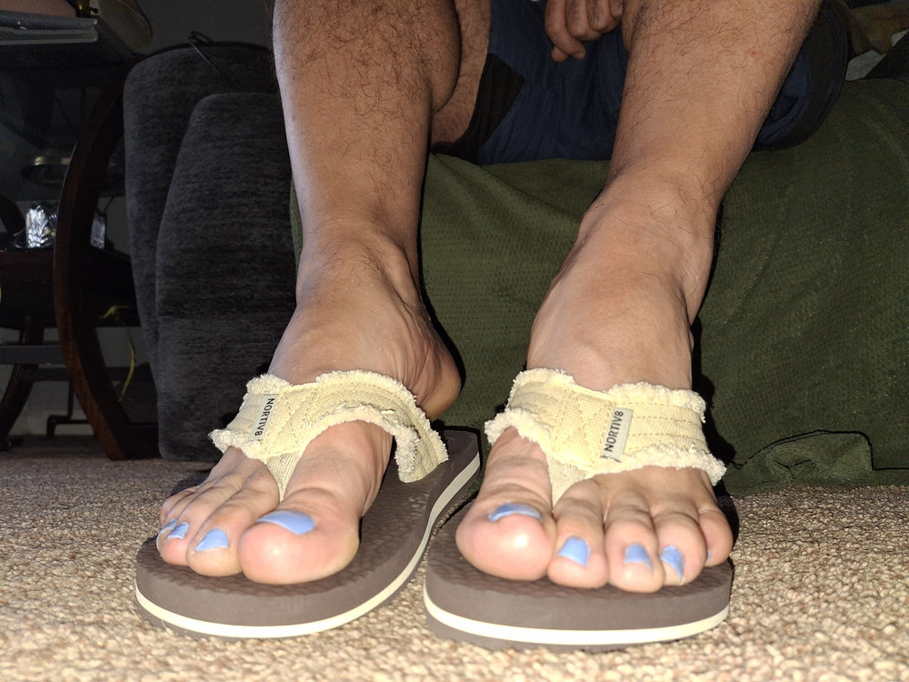 My painted toes while wearing flip flops #9