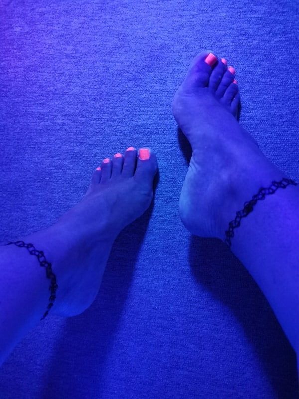 Sexy CD Feet On High Heels Posing In Neon Light #29