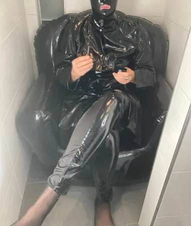 Pissing on inflatable chair         