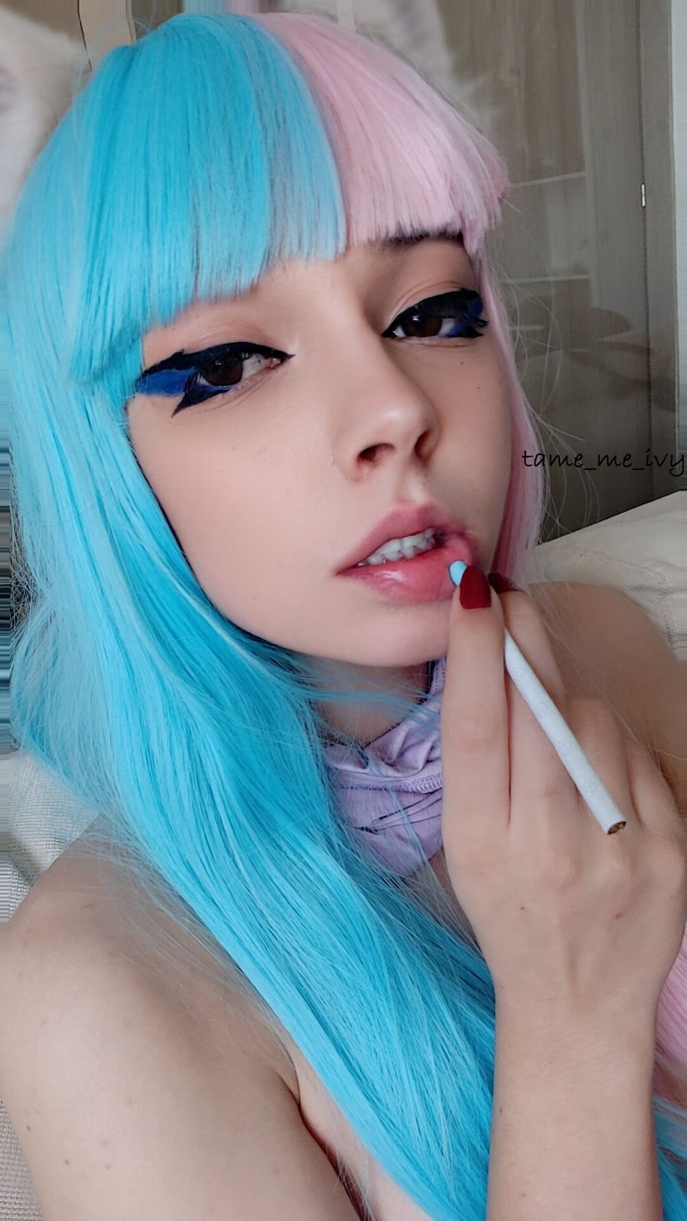 Egirl Smoking UwU