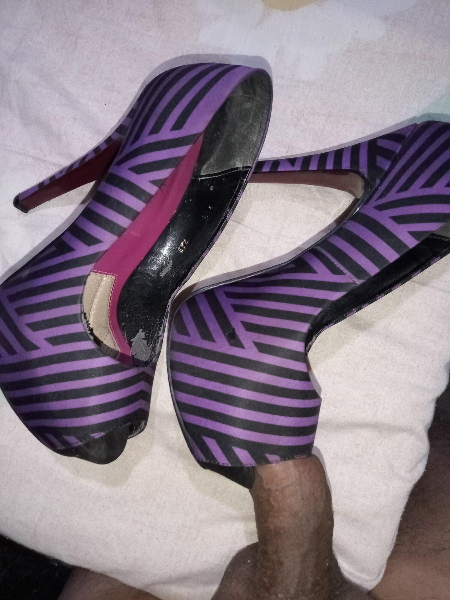 DELICIOSAS Y APRETADAS ZAPATILLAS MORADAS DE LA AMIGA MARII  #4