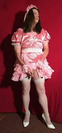 joanie pink sissy maid         