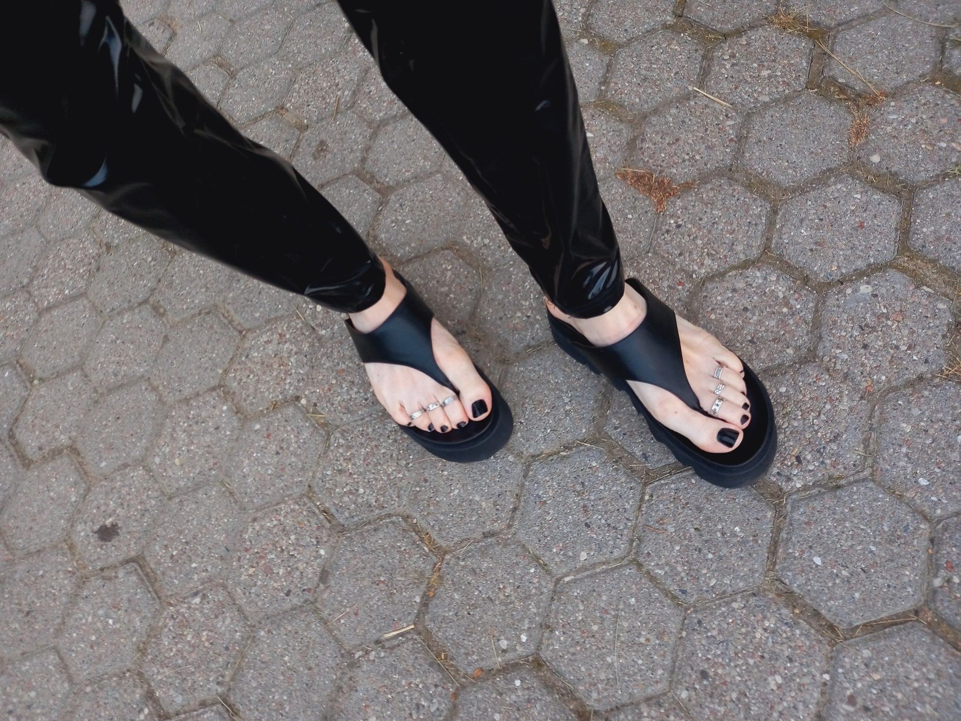 black flip flops - street walk #12