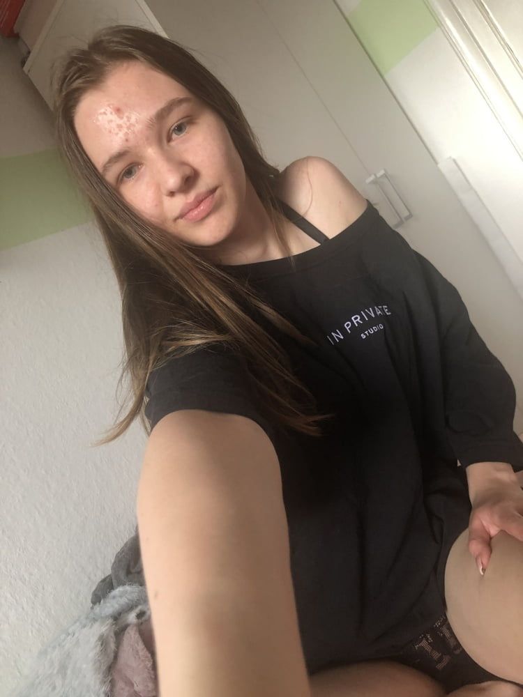 18yo skinny German Teen Girl, small tits, huge labia #5