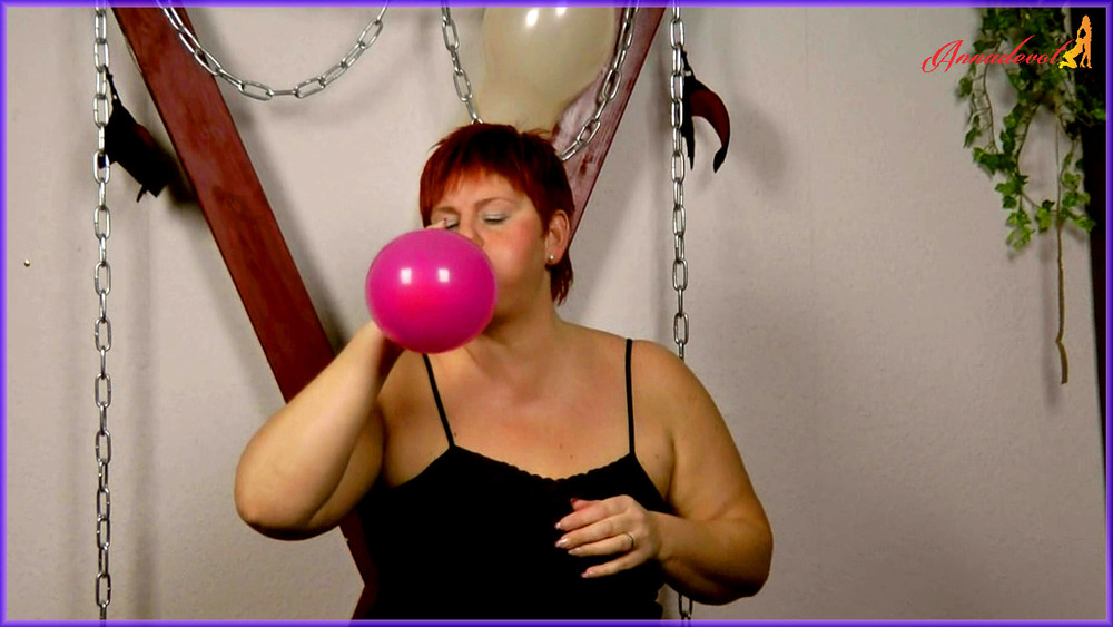 Annadevot - balloon games in boots #8