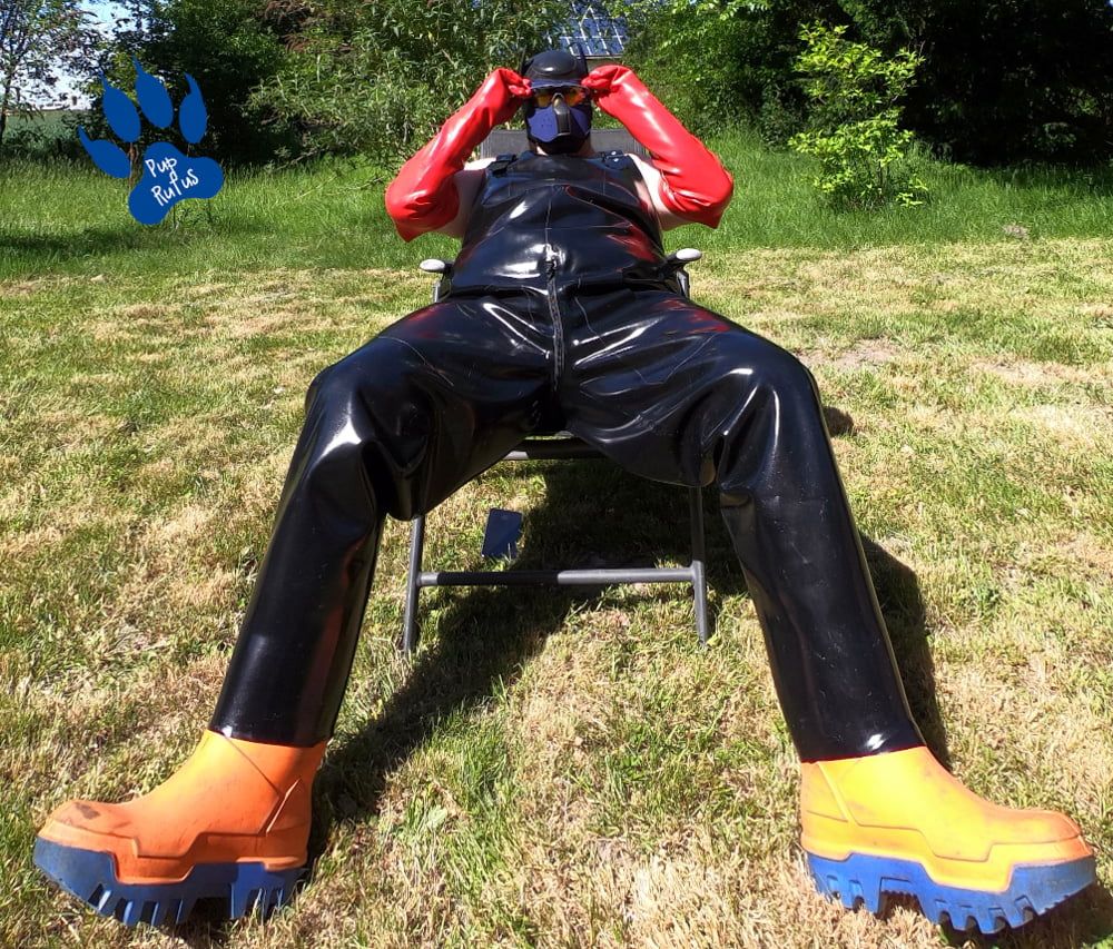  rubber dungarees for a sunny afternoon #9