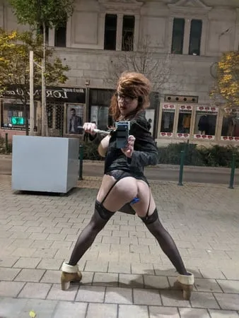 public cum walks in budapest         