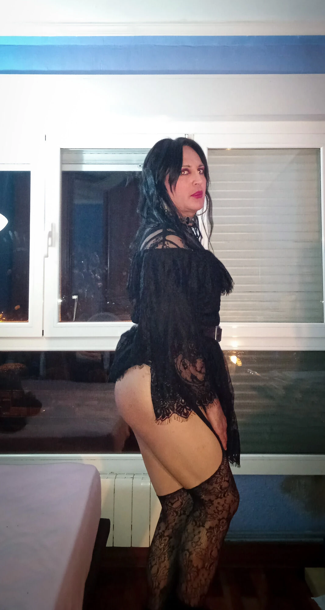 Banci taniax dalam gaun gotik