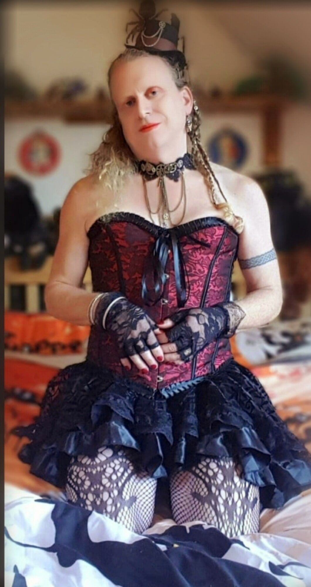 Transsexuală costumată