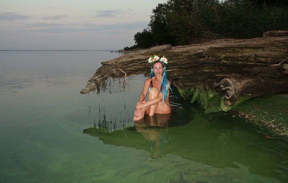 In the evening On the river with a turquoise shawl #30