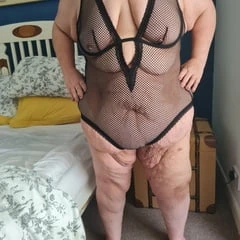 Sexy BBW in erotic underwear