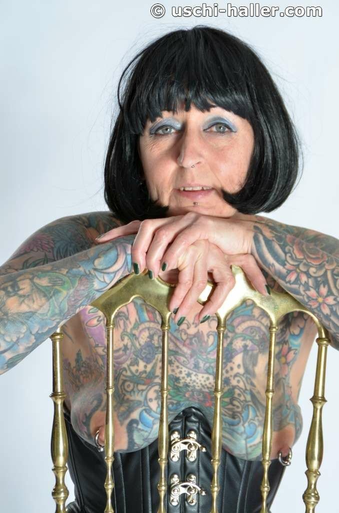 Photo shoot with full body tattooed MILF Cleo #35