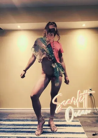 scarlett ocean live in color         