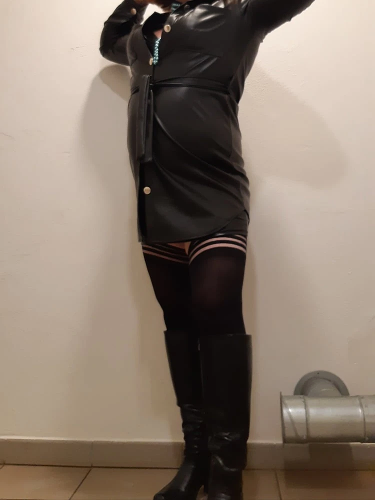 Skinny tranny 4
