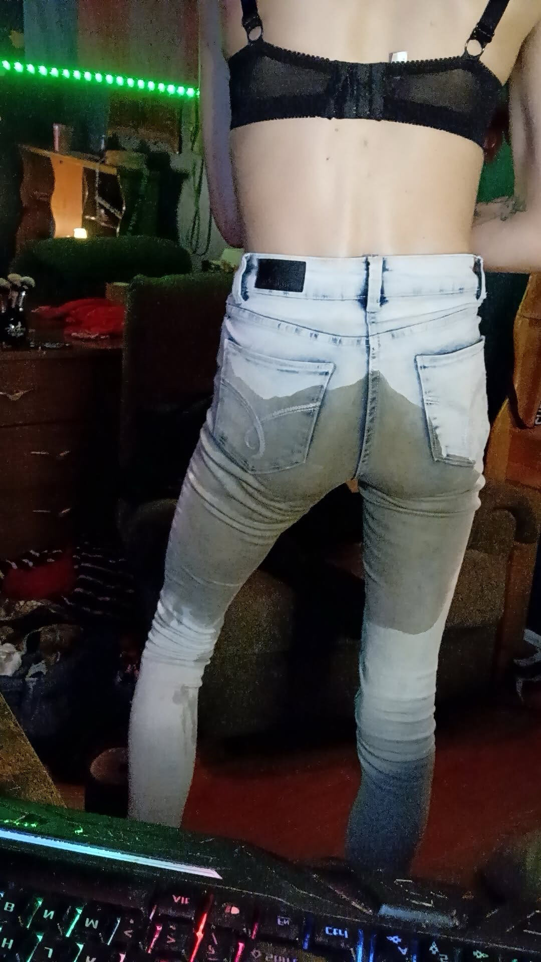 Pissy jeans #15