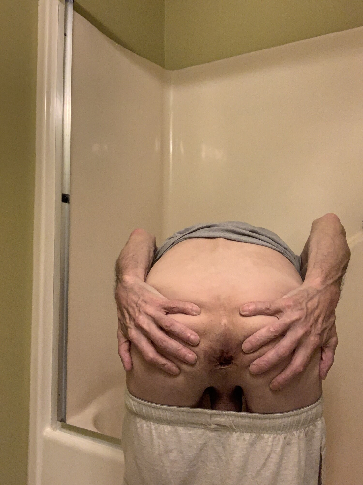 Gaping asshole after fucked by big cock 