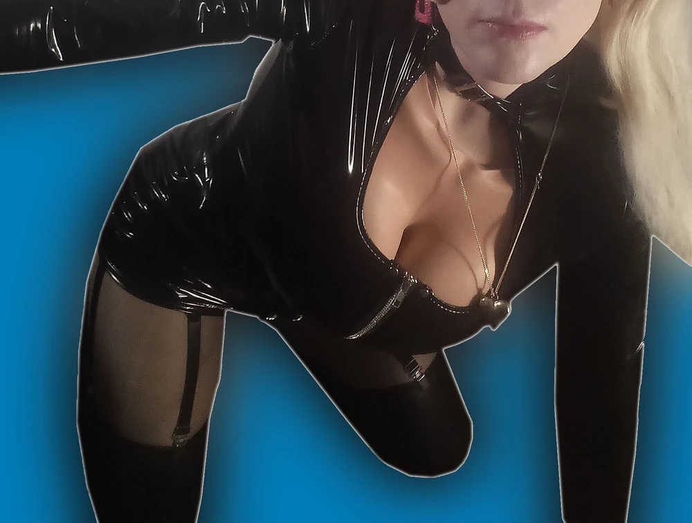 sexy in latex 2. the return #3