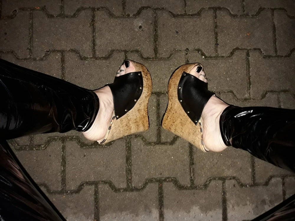 cork platform mules and latex leggings #4