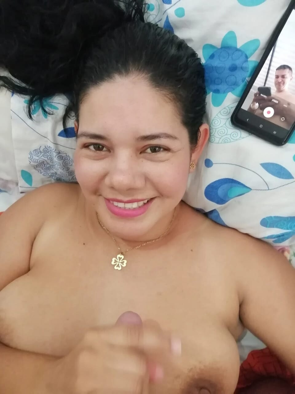 Tetona mamadora garganta profunda 