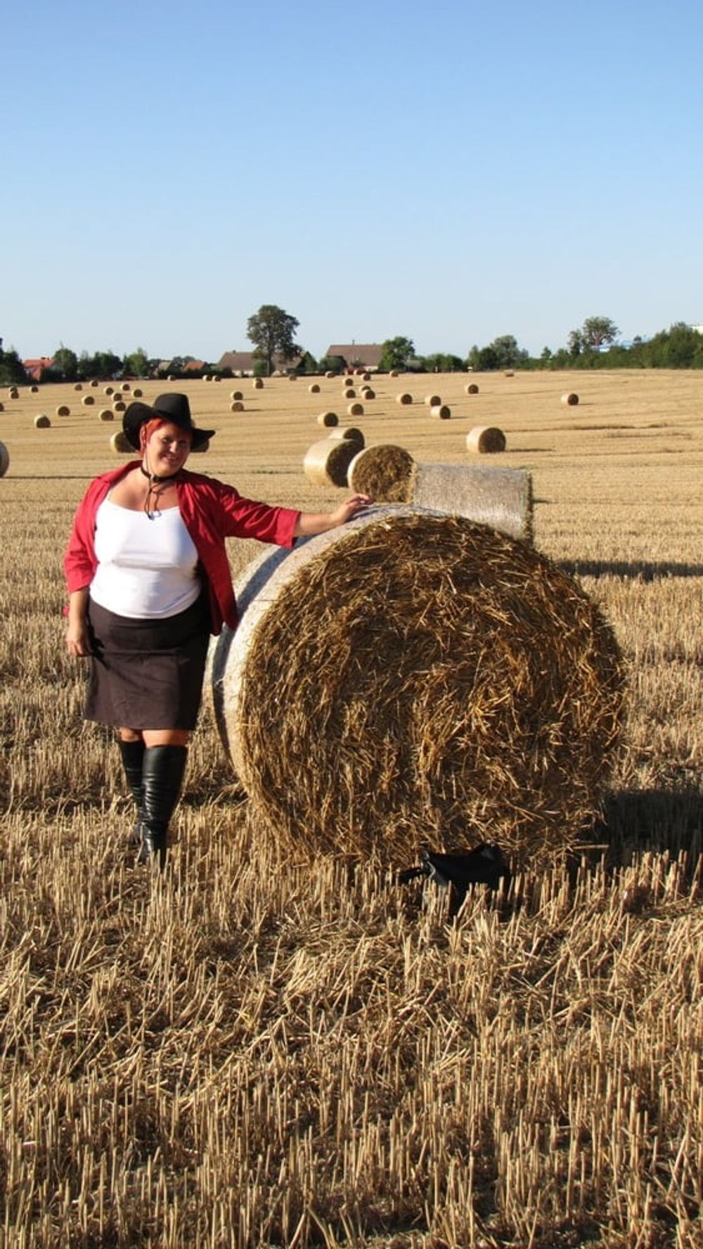 Posing in the cornfield ... #32